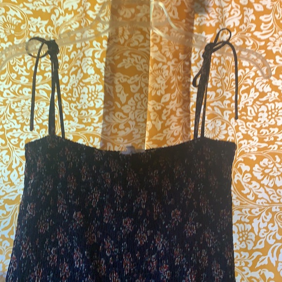 Romesk Floral Jumper Navy Floral - Picture 2 of 3